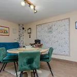 1 Bedroom Awesome In *