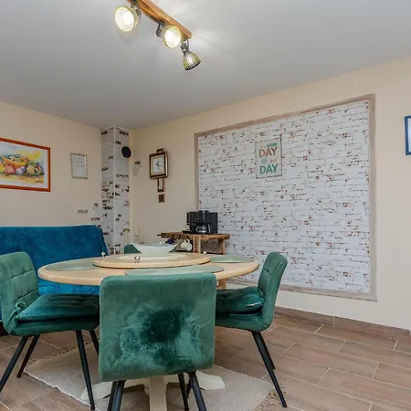 1 Bedroom Awesome In *